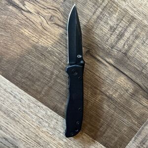 Gerber Model # 4660619A Folding Pocket Knife Belt Clip